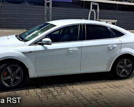 Белый Форд Мондео, объемом двигателя 2 л и пробегом 222 тыс. км за 6100 $, фото 6 на Automoto.ua