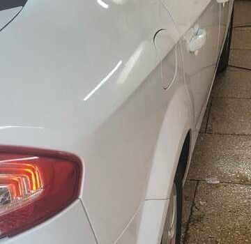 Белый Форд Мондео, объемом двигателя 1.6 л и пробегом 200 тыс. км за 6800 $, фото 8 на Automoto.ua