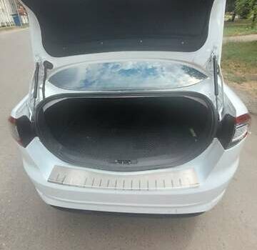 Белый Форд Мондео, объемом двигателя 1.6 л и пробегом 200 тыс. км за 6800 $, фото 11 на Automoto.ua