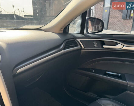 Белый Форд Мондео, объемом двигателя 2 л и пробегом 164 тыс. км за 14900 $, фото 30 на Automoto.ua