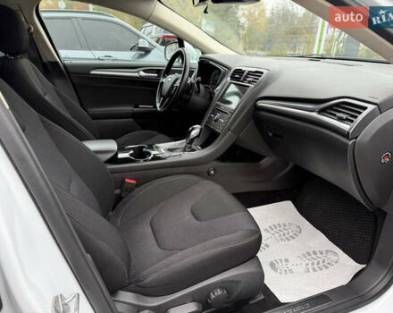 Белый Форд Мондео, объемом двигателя 2 л и пробегом 184 тыс. км за 11900 $, фото 9 на Automoto.ua