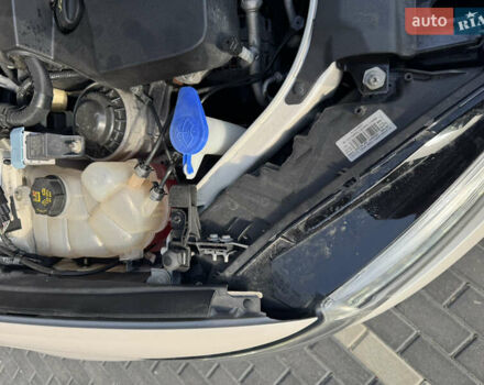 Белый Форд Мондео, объемом двигателя 2 л и пробегом 164 тыс. км за 14900 $, фото 43 на Automoto.ua