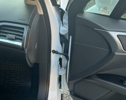 Белый Форд Мондео, объемом двигателя 2 л и пробегом 180 тыс. км за 12300 $, фото 18 на Automoto.ua