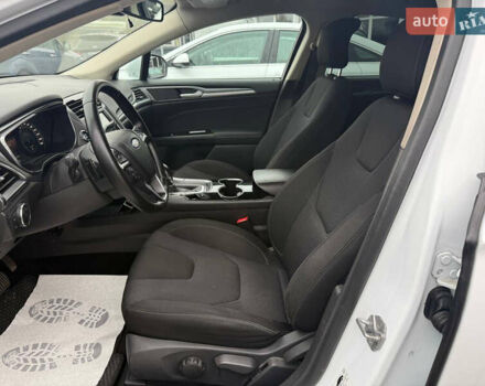 Белый Форд Мондео, объемом двигателя 2 л и пробегом 184 тыс. км за 11900 $, фото 8 на Automoto.ua