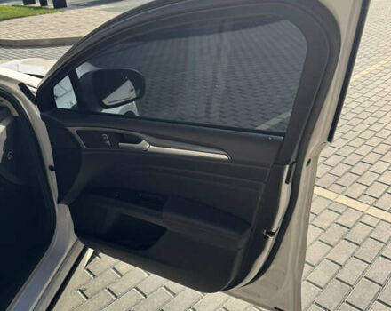 Белый Форд Мондео, объемом двигателя 2 л и пробегом 164 тыс. км за 14900 $, фото 35 на Automoto.ua