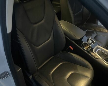 Білий Форд Мондео, об'ємом двигуна 2 л та пробігом 134 тис. км за 10200 $, фото 5 на Automoto.ua