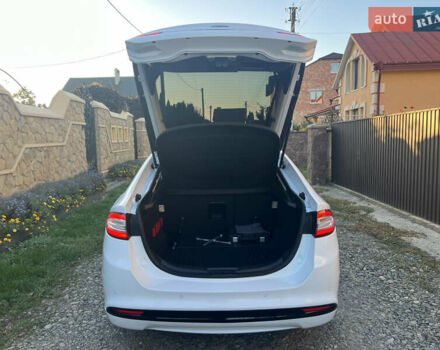 Белый Форд Мондео, объемом двигателя 2 л и пробегом 180 тыс. км за 12300 $, фото 38 на Automoto.ua