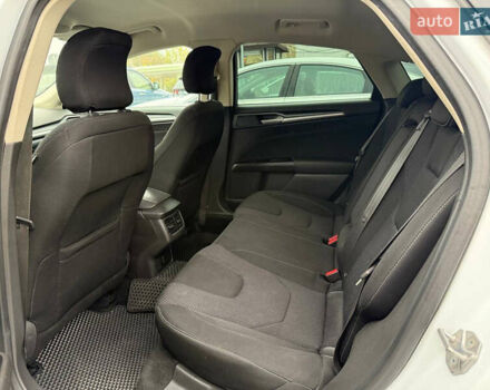 Белый Форд Мондео, объемом двигателя 2 л и пробегом 184 тыс. км за 11900 $, фото 10 на Automoto.ua