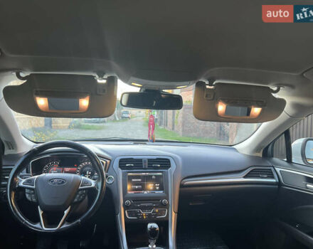 Белый Форд Мондео, объемом двигателя 2 л и пробегом 180 тыс. км за 12300 $, фото 51 на Automoto.ua