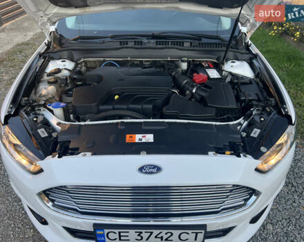 Белый Форд Мондео, объемом двигателя 2 л и пробегом 180 тыс. км за 12300 $, фото 40 на Automoto.ua