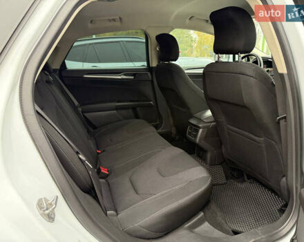 Белый Форд Мондео, объемом двигателя 2 л и пробегом 184 тыс. км за 11900 $, фото 11 на Automoto.ua