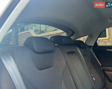 Белый Форд Мондео, объемом двигателя 2 л и пробегом 180 тыс. км за 12300 $, фото 25 на Automoto.ua