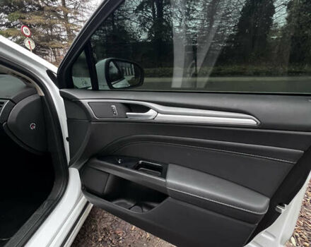 Белый Форд Мондео, объемом двигателя 2 л и пробегом 132 тыс. км за 10900 $, фото 13 на Automoto.ua