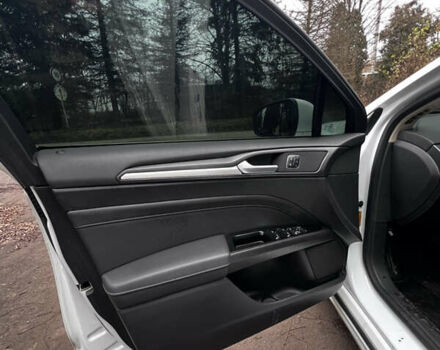 Белый Форд Мондео, объемом двигателя 2 л и пробегом 132 тыс. км за 10900 $, фото 11 на Automoto.ua