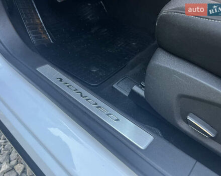 Белый Форд Мондео, объемом двигателя 2 л и пробегом 180 тыс. км за 12300 $, фото 49 на Automoto.ua