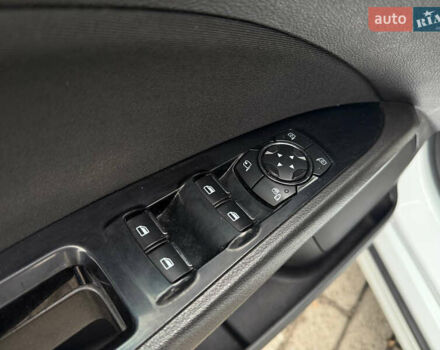 Белый Форд Мондео, объемом двигателя 2 л и пробегом 184 тыс. км за 11900 $, фото 20 на Automoto.ua