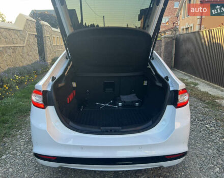 Белый Форд Мондео, объемом двигателя 2 л и пробегом 180 тыс. км за 12300 $, фото 37 на Automoto.ua