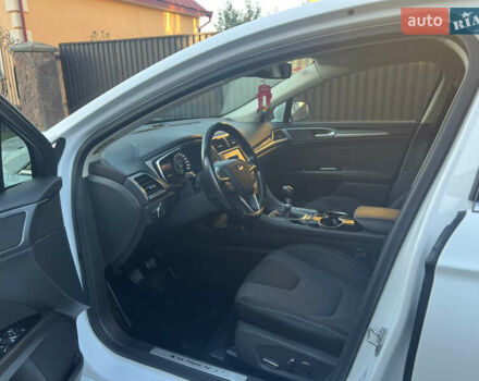 Белый Форд Мондео, объемом двигателя 2 л и пробегом 180 тыс. км за 12300 $, фото 26 на Automoto.ua