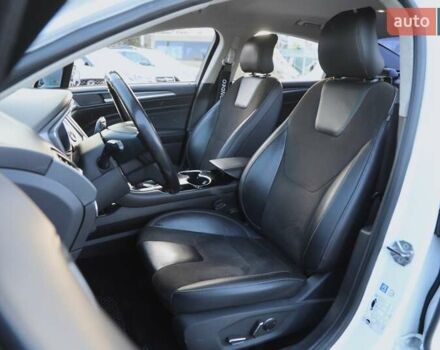 Білий Форд Мондео, об'ємом двигуна 2 л та пробігом 155 тис. км за 14500 $, фото 6 на Automoto.ua