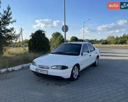 Белый Форд Мондео, объемом двигателя 1.8 л и пробегом 253 тыс. км за 1000 $, фото 7 на Automoto.ua