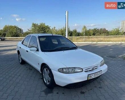 Белый Форд Мондео, объемом двигателя 1.8 л и пробегом 253 тыс. км за 1000 $, фото 4 на Automoto.ua