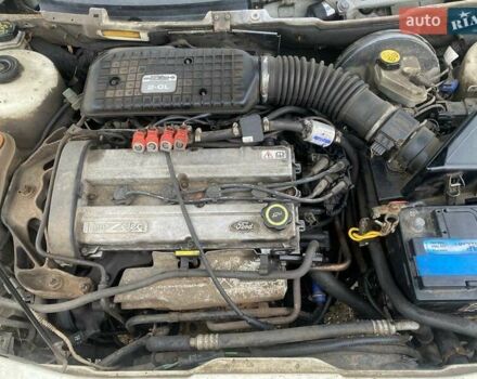 Белый Форд Мондео, объемом двигателя 2 л и пробегом 397 тыс. км за 1000 $, фото 2 на Automoto.ua