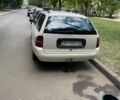 Белый Форд Мондео, объемом двигателя 2 л и пробегом 400 тыс. км за 2100 $, фото 7 на Automoto.ua