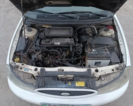 Белый Форд Мондео, объемом двигателя 1.8 л и пробегом 400 тыс. км за 500 $, фото 4 на Automoto.ua