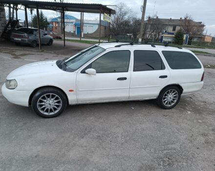 Белый Форд Мондео, объемом двигателя 1.8 л и пробегом 400 тыс. км за 500 $, фото 2 на Automoto.ua