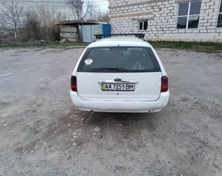 Белый Форд Мондео, объемом двигателя 1.8 л и пробегом 400 тыс. км за 500 $, фото 1 на Automoto.ua