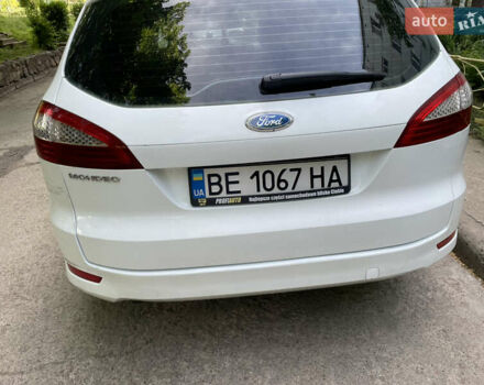 Білий Форд Мондео, об'ємом двигуна 1.8 л та пробігом 315 тис. км за 7200 $, фото 4 на Automoto.ua