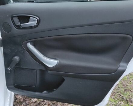 Форд Мондео 2008 в Днепре (Днепропетровске) на Automoto.ua Белый Форд Мондео, объемом двигателя 2 л и пробегом 386 тыс. км за 5700 $, фото 15 на Automoto.ua