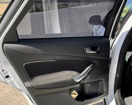 Білий Форд Мондео, об'ємом двигуна 2 л та пробігом 355 тис. км за 6300 $, фото 22 на Automoto.ua