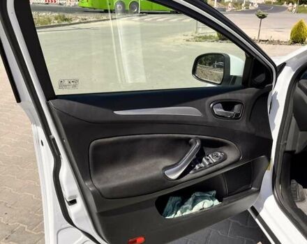 Білий Форд Мондео, об'ємом двигуна 2 л та пробігом 355 тис. км за 6300 $, фото 26 на Automoto.ua