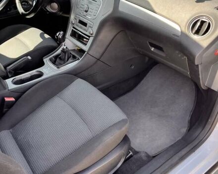 Білий Форд Мондео, об'ємом двигуна 2 л та пробігом 355 тис. км за 6300 $, фото 17 на Automoto.ua