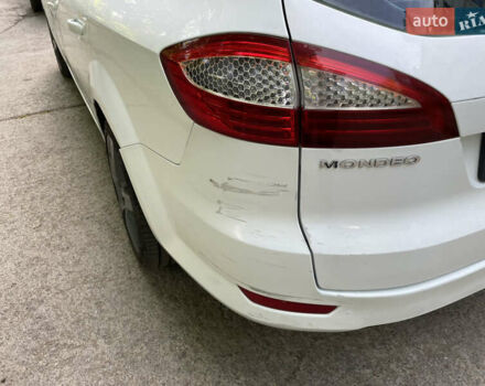 Білий Форд Мондео, об'ємом двигуна 1.8 л та пробігом 315 тис. км за 7200 $, фото 6 на Automoto.ua