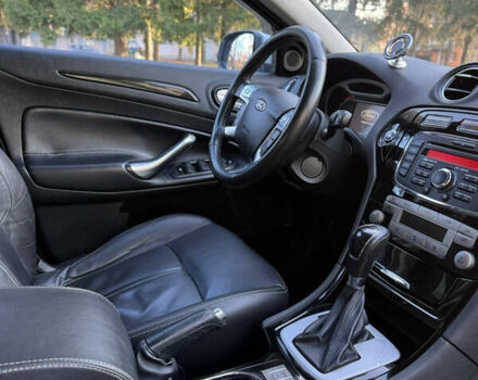 Белый Форд Мондео, объемом двигателя 2 л и пробегом 249 тыс. км за 6600 $, фото 11 на Automoto.ua