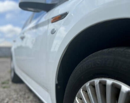 Білий Форд Мондео, об'ємом двигуна 2 л та пробігом 215 тис. км за 7000 $, фото 4 на Automoto.ua
