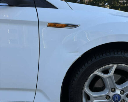 Белый Форд Мондео, объемом двигателя 2 л и пробегом 249 тыс. км за 6600 $, фото 22 на Automoto.ua