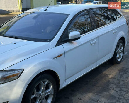 Белый Форд Мондео, объемом двигателя 2 л и пробегом 249 тыс. км за 6600 $, фото 43 на Automoto.ua