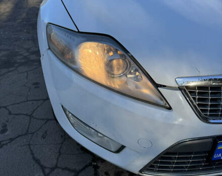 Белый Форд Мондео, объемом двигателя 2 л и пробегом 249 тыс. км за 6600 $, фото 19 на Automoto.ua