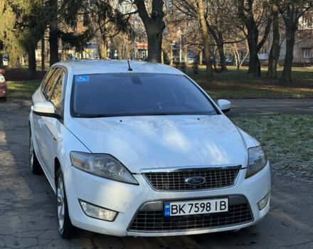 Белый Форд Мондео, объемом двигателя 2 л и пробегом 249 тыс. км за 6600 $, фото 24 на Automoto.ua