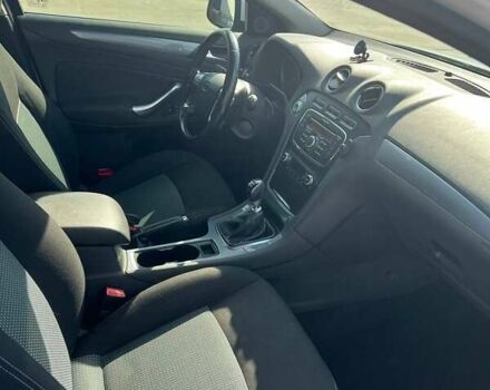 Белый Форд Мондео, объемом двигателя 1.6 л и пробегом 225 тыс. км за 7500 $, фото 2 на Automoto.ua