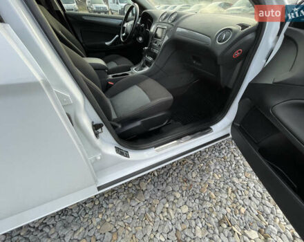 Белый Форд Мондео, объемом двигателя 2 л и пробегом 287 тыс. км за 7800 $, фото 16 на Automoto.ua