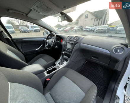 Белый Форд Мондео, объемом двигателя 2 л и пробегом 287 тыс. км за 7800 $, фото 20 на Automoto.ua