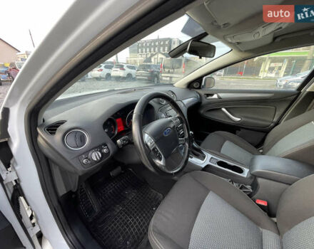 Белый Форд Мондео, объемом двигателя 2 л и пробегом 287 тыс. км за 7800 $, фото 12 на Automoto.ua