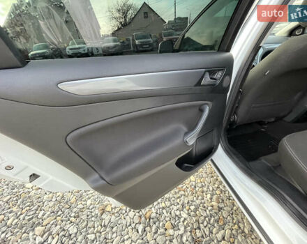 Белый Форд Мондео, объемом двигателя 2 л и пробегом 287 тыс. км за 7800 $, фото 15 на Automoto.ua