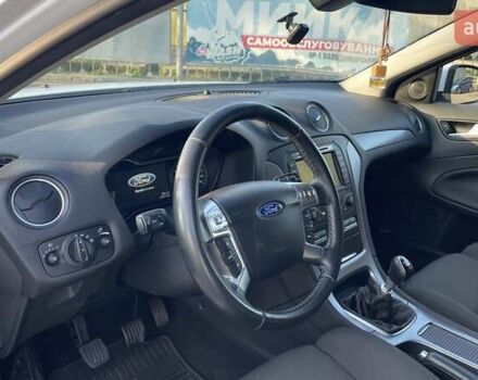 Белый Форд Мондео, объемом двигателя 2 л и пробегом 252 тыс. км за 9200 $, фото 7 на Automoto.ua