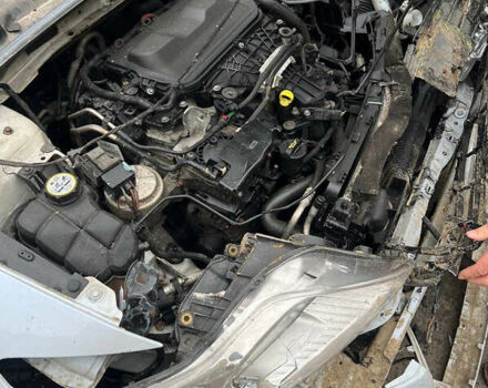 Белый Форд Мондео, объемом двигателя 2 л и пробегом 185 тыс. км за 5000 $, фото 5 на Automoto.ua