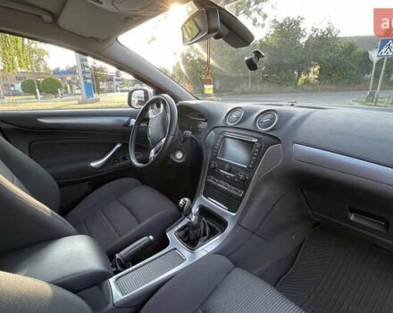 Белый Форд Мондео, объемом двигателя 2 л и пробегом 252 тыс. км за 9200 $, фото 9 на Automoto.ua